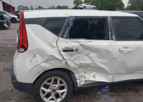 2020 Kia Soul S z USA, uszkodzony, nr VIN KNDJ23AU4L7061512